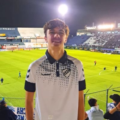 Pseudo-Periodista deportivo emergente del Quilmes Atlético Club. Podes encontrarme en todas las redes como Tobías Barrau.
Trabajando para ElTablonQac
