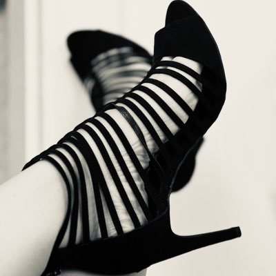 🖤👣🩶$20 Tribute/You May Approach