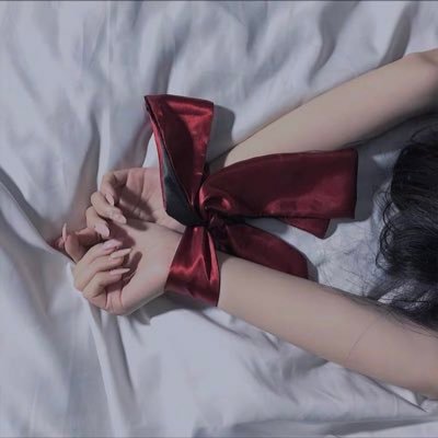 Westwestss's profile picture. 情侣夫妻同房不换情趣交流社群，纯同房不换情趣游戏交流活动群，禁绿/交换/禁单男，纯趣味活动/同游/聚餐/桌游交流。