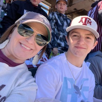Boy Mom⚾️🏈🏀, wife, lover of Christ🙏🏼 Aggie Class of 99’👍🏻