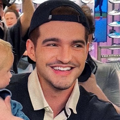 João's voice: Lany, parabéns pra você, um beijo enorme!