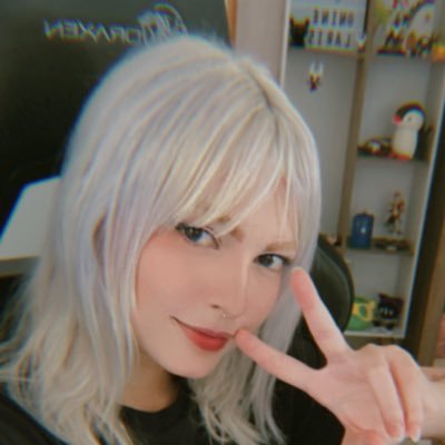 Criadora de conteúdo 💜Twitch Partner | | ⏰ Live as 9h 🖤League Partner 💙 @vivokeyd Partner 🤍Contato: Ninelariss@gmail.com