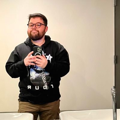 cursedkoozie's profile picture. it’s Jorge, not George. Streets are for people. Car lanes are inefficient. Shoutout to my typos.🚴 🚲 🚌🚇 #southwestwaterfront