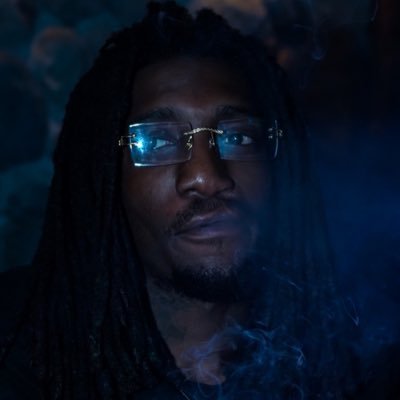 East coast rapper with explosive flows over sinister melodies room shaking 808s👨🏿‍🔬 Features & bookings : @Trippintrizzz@gmail ☢️☢️☢️