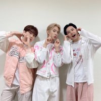 지원❤️(@FQDBxbiUMTVRdlI) 's Twitter Profile Photo