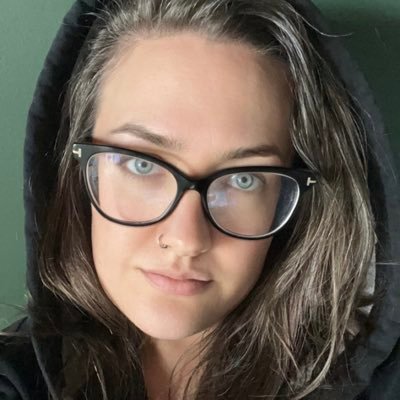 Queen of Chaos/Emma/Em/EmJ/EmmyJay! Chaos&Chill, laughing, singing, & gaming with friends on Twitch! LOTS of #LOTRO! 💜🫶🏻💜