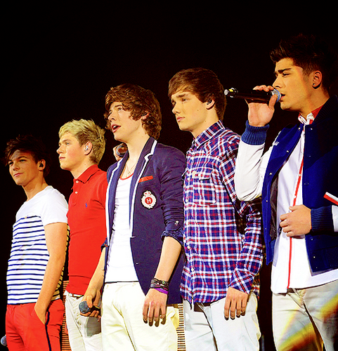 I love @onedirection and this Twitter is dedicated to them, that's all okay, enjoy