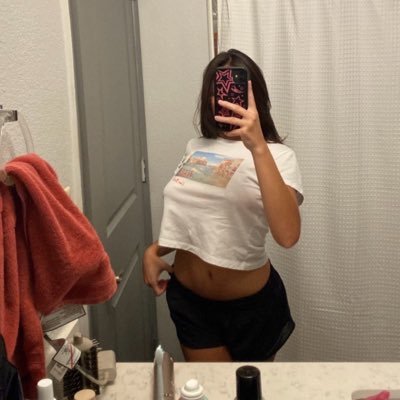 25 latina 🩵