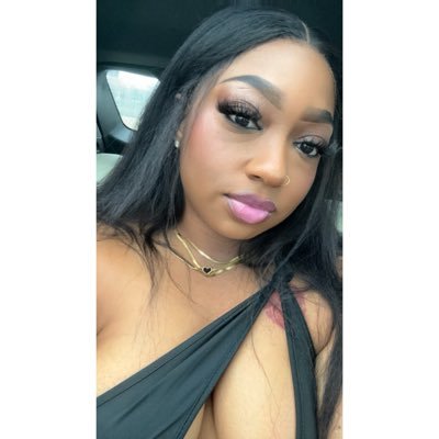 NailznSpellz's profile picture. A Chicago bitch.