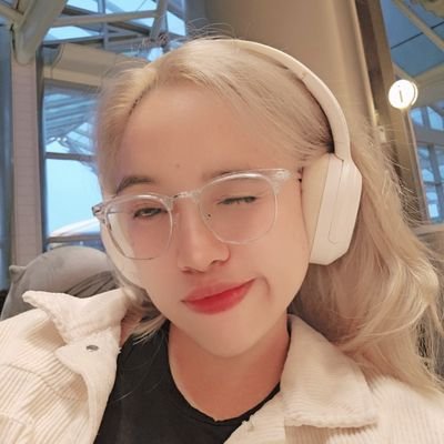 ivberryyy's profile picture. How rare and beautiful it is, to even exist.