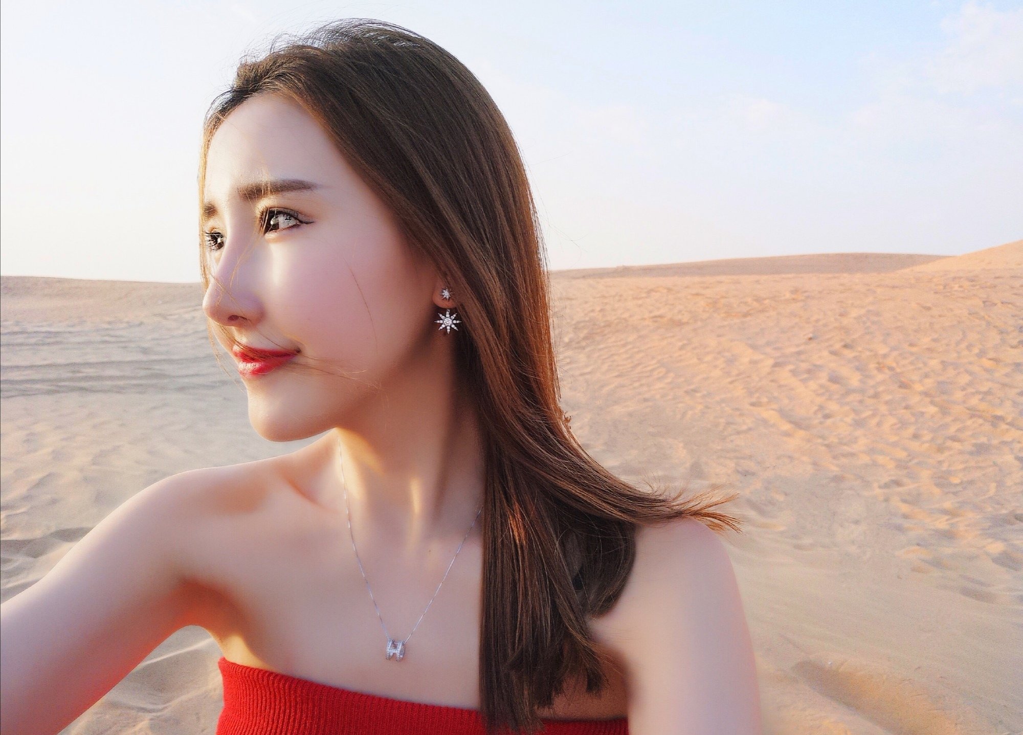 E5xwp0rW3wZm5's profile picture. Not everyone can make waves in my heart.