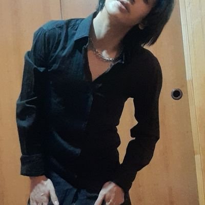 Cuenta horny // morbo // otaku // kinky y toda la weá
DMs abiertos