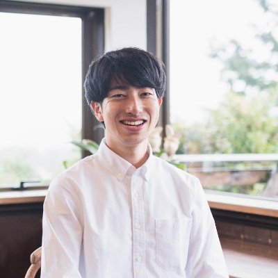 佐藤光が授業中にコツコツ書いた処女作です。 佐藤光が授業中にコツコツ書いた処女作です。 画材