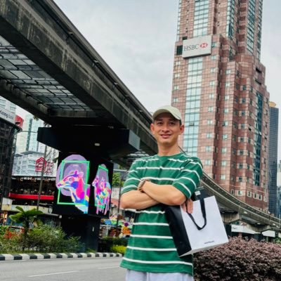 Nguyengiang_111's profile picture. Người thuận Đất, Đất thuận Trời, Trời thuận Đạo, Đạo thuận Tự nhiên. Nếu Đạo là bản chất của vũ trụ thì Đức là sự cấu tạo và tồn tại của vũ trụ.