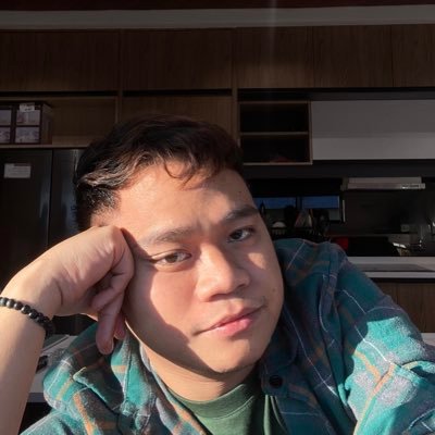 ReymundAlagos's profile picture. dead inside but whatever // est. 090322