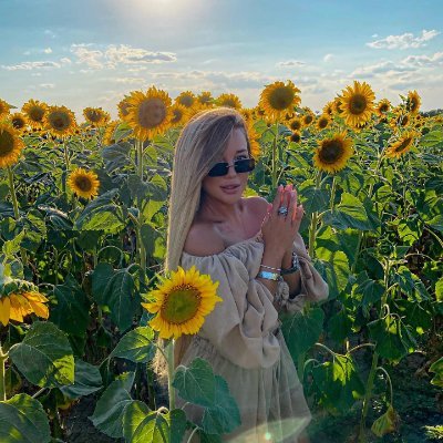 Titansxnston's profile picture. When it has is lost, brave to give up.🥂🥂