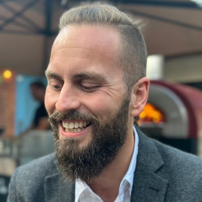 Helping people and businesses scale through innovative digital marketing and personal branding | Podcasting | AI | Health and Fitness. DMs open ✉️