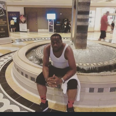 Tall handsome n very fun I gotta big ass dick n I can eat pussy. 7/9 ♋️ cancer
