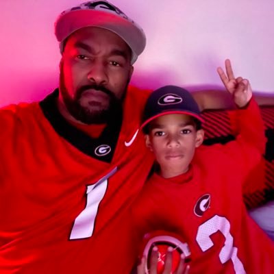 Jaiden 🎼& Landens ⚡️🏈 Dad - Co-Host of The 100 Sanford Podcast for Georgia Bulldog Athletics  https://t.co/UMmRVLwOT1 ✝️🙏🏾👊🏾