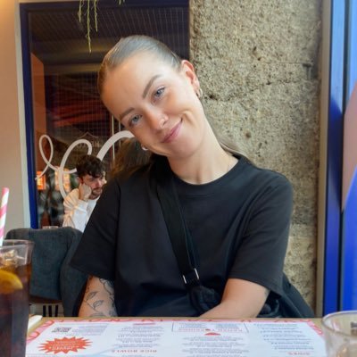 snr campaign specialist @JourneyFurther | ADHDer | writer & poet | @brightonSEO speaker 2022 | harry styles' #1 fan (she/her)