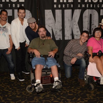 NKOTB = happiness for me. I love meeting all #blockheads ❤️dm is my best friend due to disability issues #bhbrothers/sisters.