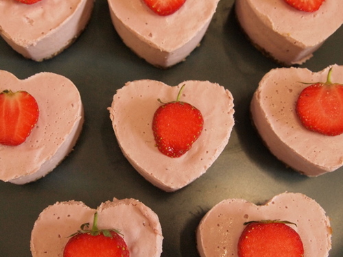 TheLivingLarder's profile picture. We make and talk about lovely living food for a healthy body, mind and planet, that looks good and tastes better...