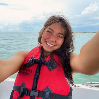 Lauren479235109's profile picture. HOPE 🌕 AND PILLS 💊