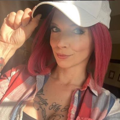 mellissa1445's profile picture. When suffering, we still don't willing to waste their, good old days, we should more efforts.