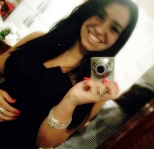 Hi... Deixa que digam, que pensem que falem, deixa isso pra lá, vem pra cá o que é que tem? *-*