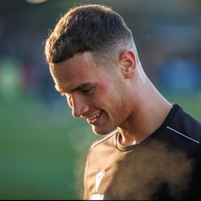 Charliebarnes22's profile picture. 