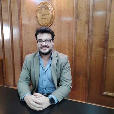 Abogado. Master en derechos humanos por la Universidad de Alcalá. Doctor en Derecho por la UNCuyo.