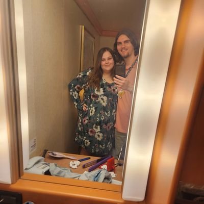 Happily Married to the most amazing women I've ever met in my life.@AshleyyRowe💍
Father😁
Christian✝️🙏