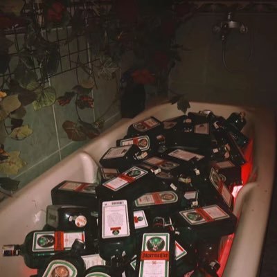 InstaswapYX's profile picture. 