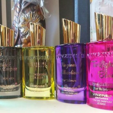 VINZINEE PERFUMES by IMANI
An oil based with a long lasting scent for both men and  women.
Bottle: 50 ML 
COD only - SF apply (25aed)
Order Whatsapp :0589035736