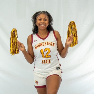 Taylor Wilson #12  2024 5’11 Midwestern state commit
