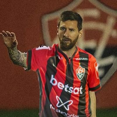 Baiano, tenho 20 anos e sou sócio-torcedor fanático do @ECVitoria. PENTA campeão e o Maior do Nordeste! ⭐❤️🖤 | @l4is1899 💍