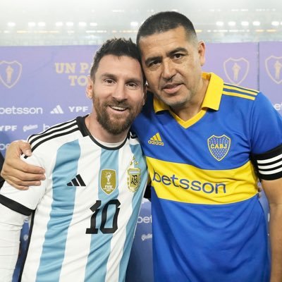 Fanático de boca y messi. El único grande 💙💛💙