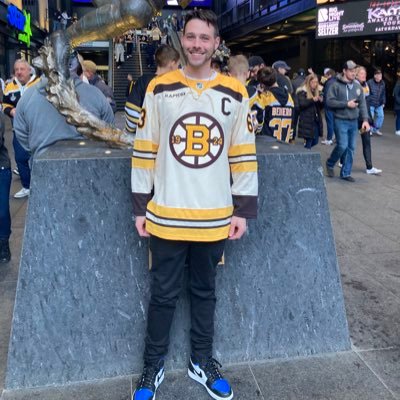 xadamx89's profile picture. Shoes Sports 👟🏈🏀🏒⚾️