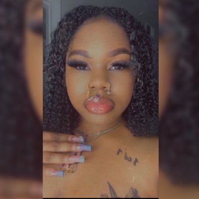 | THE PRETTIEST 👑 18+ ONLY!! NO MEETS/COLLABS!! FT📲 KeyyWithTheGoodCoochie💰🏃🏽♀️🌈 NSFW🤑 $15 DM FEE🦋*USA SEX TOY TESTER/PROMOTER