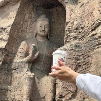 zwittttt's profile picture. พิมประโยคไว้ เผื่อวันไหนลืมความคิดของตัวเอง 
newjean  // ally