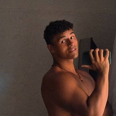 rafaf_martins's profile picture. uniRIO 💉 •
letterboxd - rafafer •