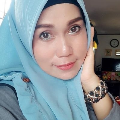 Sorang single mom yg bekerja di Kelurahan