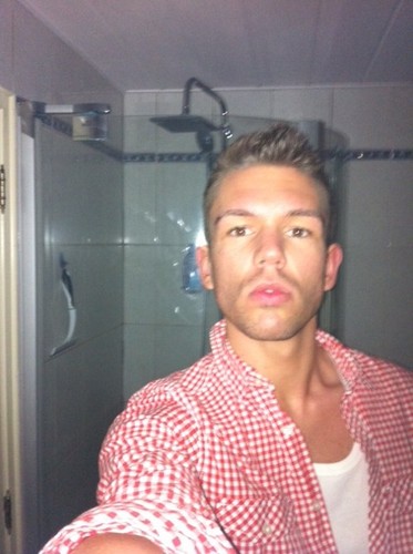 KevinRenard2's profile picture. student verpleegkunde
kwart Italiaans, Nederlands, Frans en Duits
Feestjes, kleren, uitgaan, mobile phones