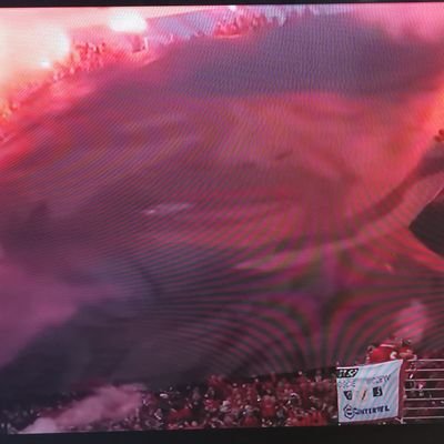 Rock n'roll is my religion. Fanatyk Widzewa🇦🇹 i ciężkiego brzmienia🎸 Dusza lat 90-tych🤘Urodzony,wychowany i wykształcony w Łodzi obieżyświat. K1910👍