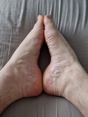 Are you in to feet pic's viedos and more :) well I'm your man.
give me a message let's talk. 
hard working man so well worked feet