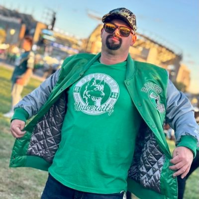 Die Hard Philadelphia Eagles Fan!! 30 years of Bleeding Green!! E A G L E S EAGLES!!! 2017 Super Bowl Champions!!! 🦅🏈🌎🏆 #CrusherPederson #FlyEaglesFly