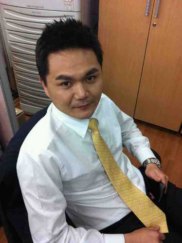 JHPark0118's profile picture. 항공대학교 박정훈. 나를 포함해 가족,친구,동료,이웃에 항상 감사할 수 있는 사람이길. 어떤 어려움에도 이보다는 의를 먼저 생각하는 사람이길. 마음 따뜻한 사람을 놓치지 않구 알아보는 사람이길.