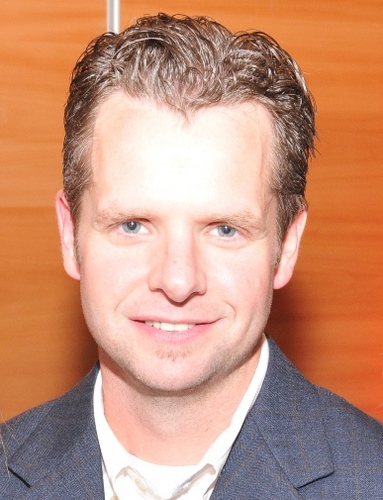 JimShulkin's profile picture. B2B Marketer | Proud Dad, UW Husky, & Youth Soccer Coach | Husband to an amazing wife/mom | #LifeIsGood | Opinions are my own