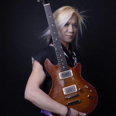 ギタリスト、ボーカリスト。使用ギターはESPとE-Ⅱとエドワーズ、コールクラーク。弾き語り、御剣-Mitsurugi- 、Mi-Rock、橘涼介バンドサポート、HIROSEA。元スパイラルフリー。口角上げて行こうぜ。福島県いわき市出身YouTube https://t.co/3V6ipP1pdC