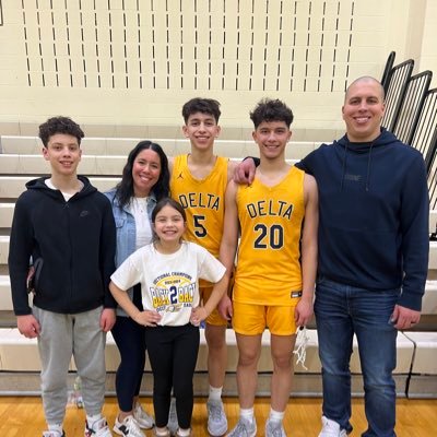 Husband and dad of 4 kids.  love spending time with my family and watching my kids grow and play sports.  🏀🏈🏐🥎